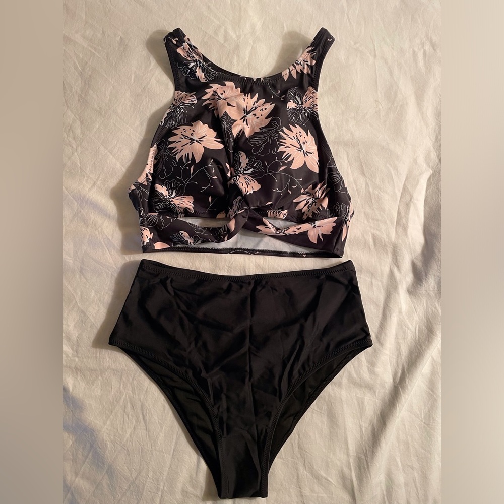 Blooming Jelly 2 Piece Swimsuit Size M Black and Pink